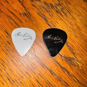 Elvis Presley Guitar Picks with Signature Design. Lot of 2, 1 white and 1 black